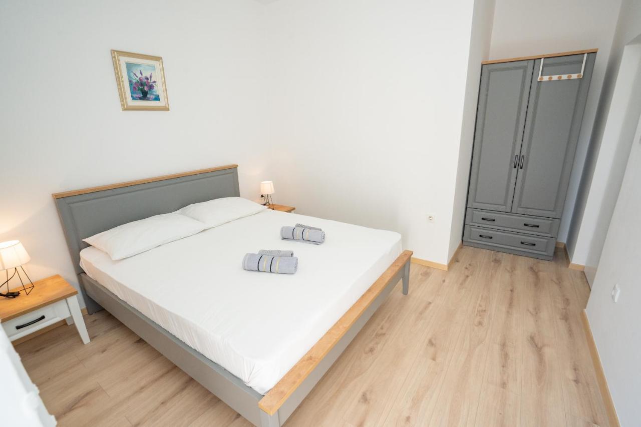 Apartments And Rooms Ljubica Lun  Extérieur photo