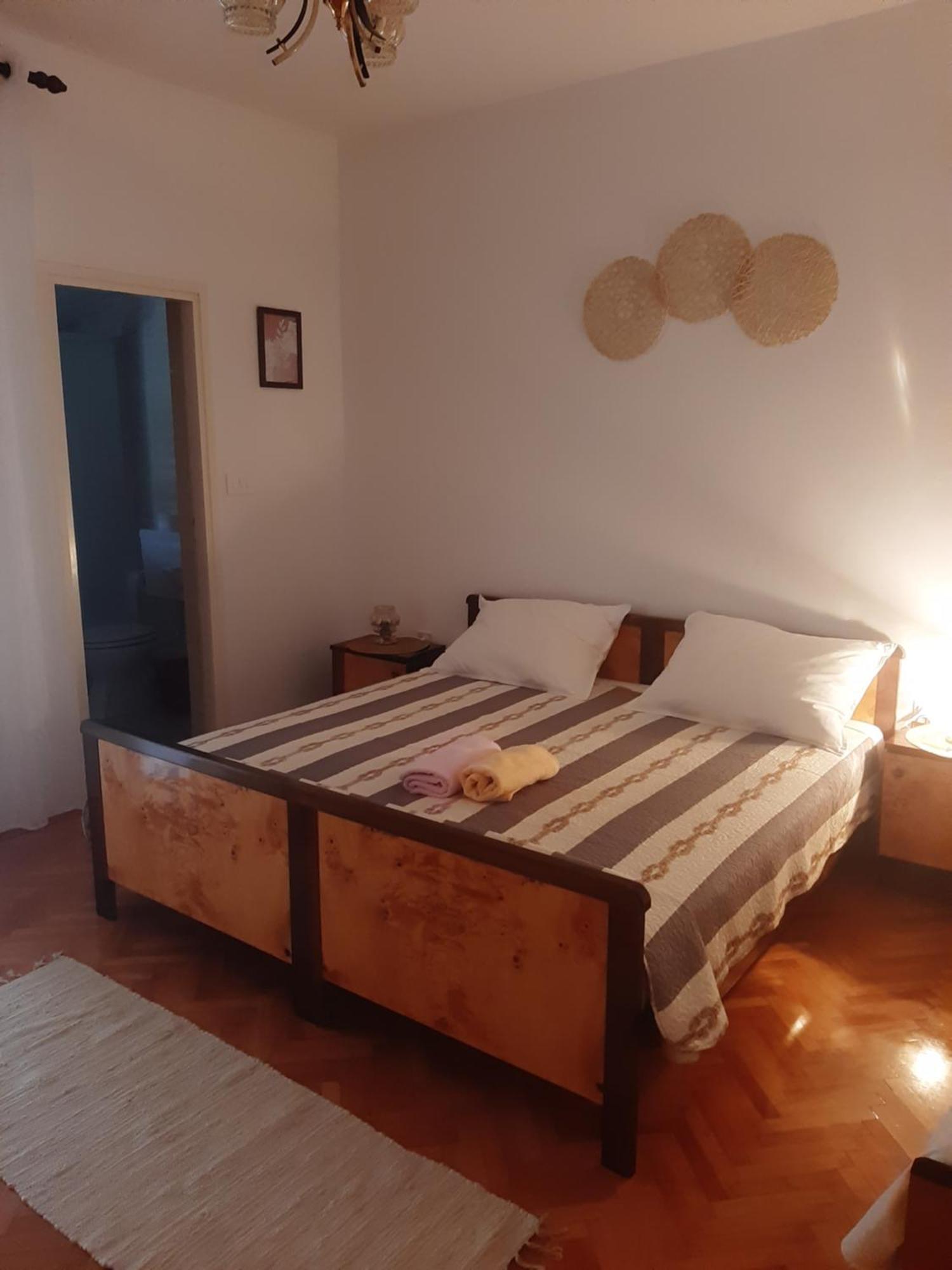 Apartments And Rooms Ljubica Lun  Extérieur photo